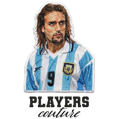 Gabriel Batistuta Badge Men's T-Shirt – white close-up detail shot of the Gabriel Batistuta Players Couture logo design