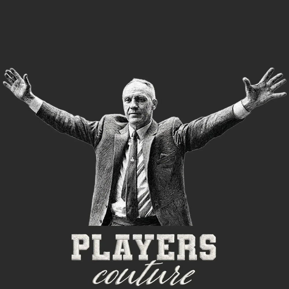 Bill Shankly Embrace Badge Men's T-Shirt – black close-up detail shot of the Bill Shankly Embrace Players Couture logo design