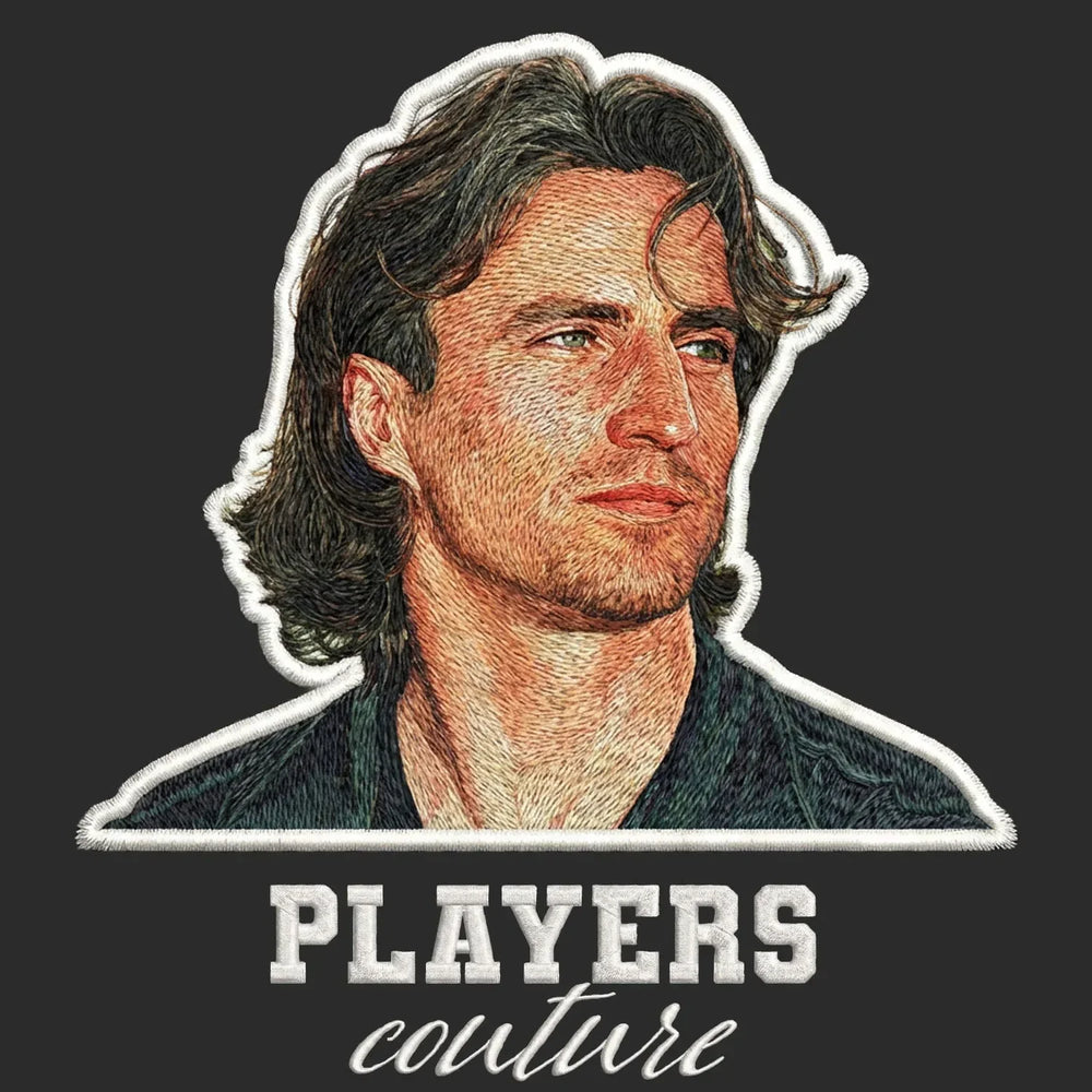 David Ginola Badge Men's T-Shirt – black close-up detail shot of the David Ginola Players Couture logo design
