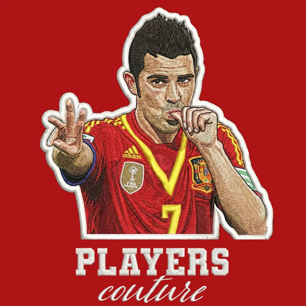 David Villa Badge Men's T-Shirt – red close-up detail shot of the David Villa Players Couture logo design