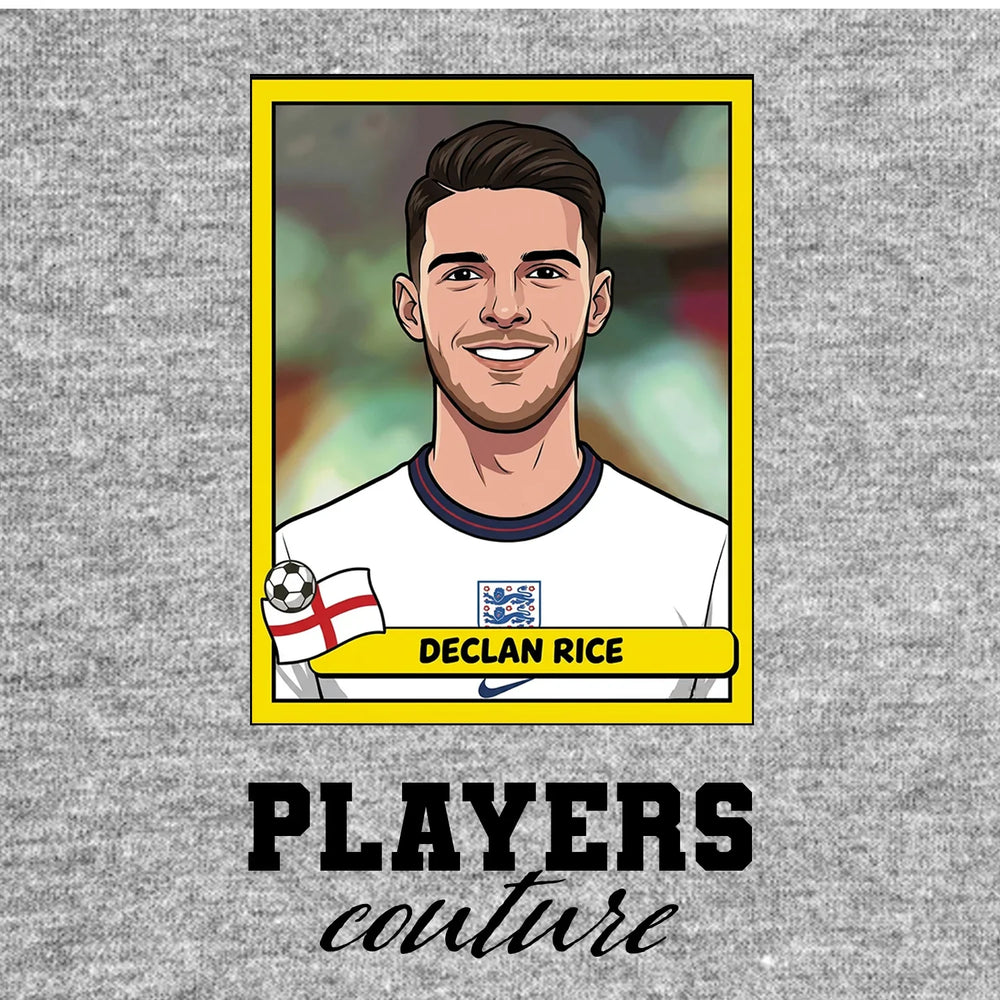Declan Rice World Cup Sticker Men's T-Shirt – grey close-up detail shot of the Declan Rice World Cup Players Couture logo