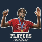 Divock Origi Badge Men's T-Shirt – navy close-up detail shot of the Divock Origi Players Couture logo design