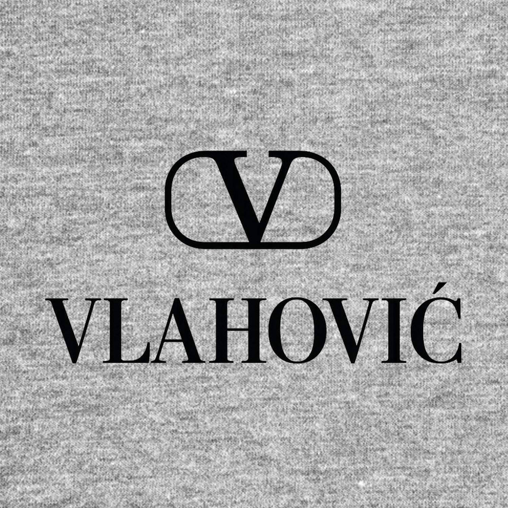 Dusan Vlahovic Logo Men's T-Shirt – grey close-up detail shot of the Dusan Vlahovic Players Couture logo design