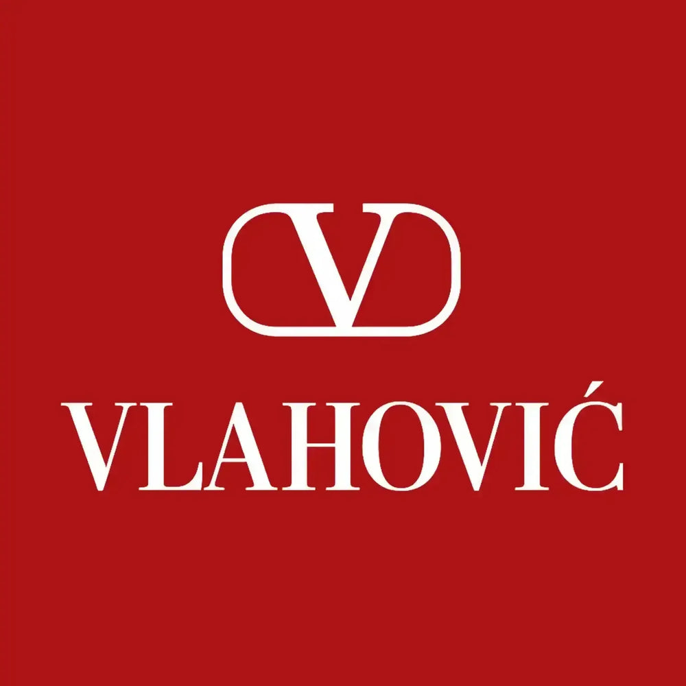 Dusan Vlahovic Logo Men's T-Shirt – red close-up detail shot of the Dusan Vlahovic Players Couture logo design