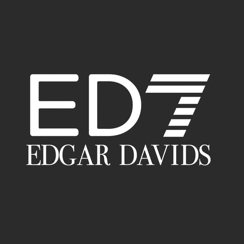 Edgar Davids Logo Men's T-Shirt – black close-up detail shot of the Edgar Davids Players Couture logo design