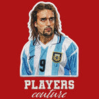 Gabriel Batistuta Badge Men's T-Shirt – red close-up detail shot of the Gabriel Batistuta Players Couture logo design