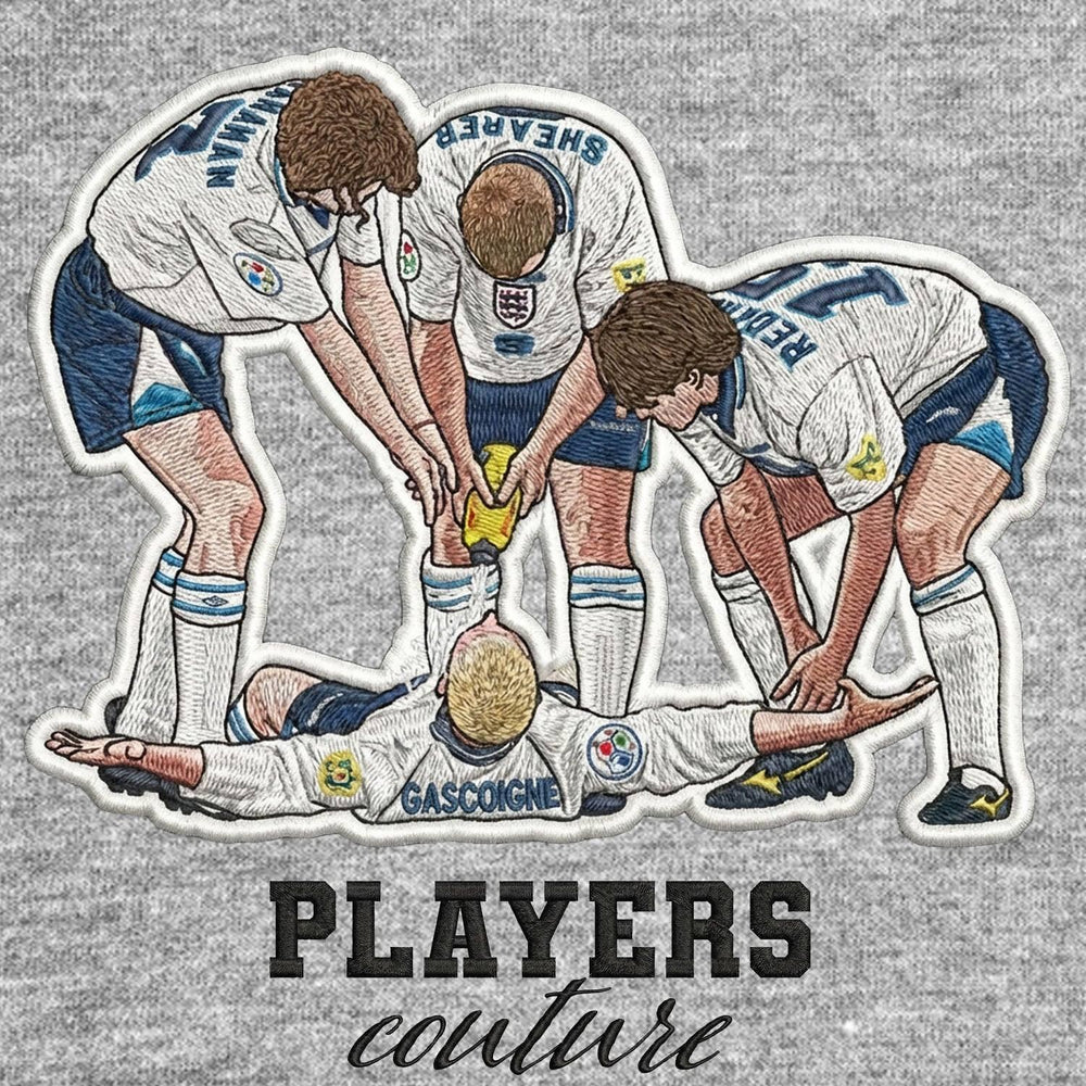 Gazza Dentist Chair Badge Men's T-Shirt – grey close-up detail shot of the Gazza Dentist Chair Players Couture logo design