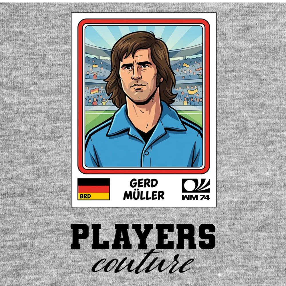 Gerd Muller World Cup Sticker Men's T-Shirt – grey close-up detail shot of the Gerd Muller World Cup Players Couture logo