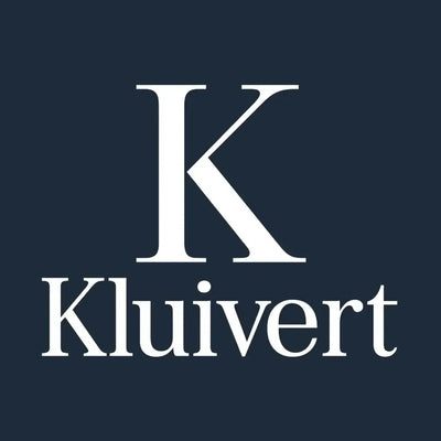 Kluivert Logo Men's T-Shirt – navy close-up detail shot of the Kluivert Players Couture logo design