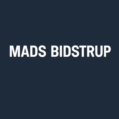 Mads Bidstrup Logo Men's T-Shirt – navy close-up detail shot of the Mads Bidstrup Players Couture logo design