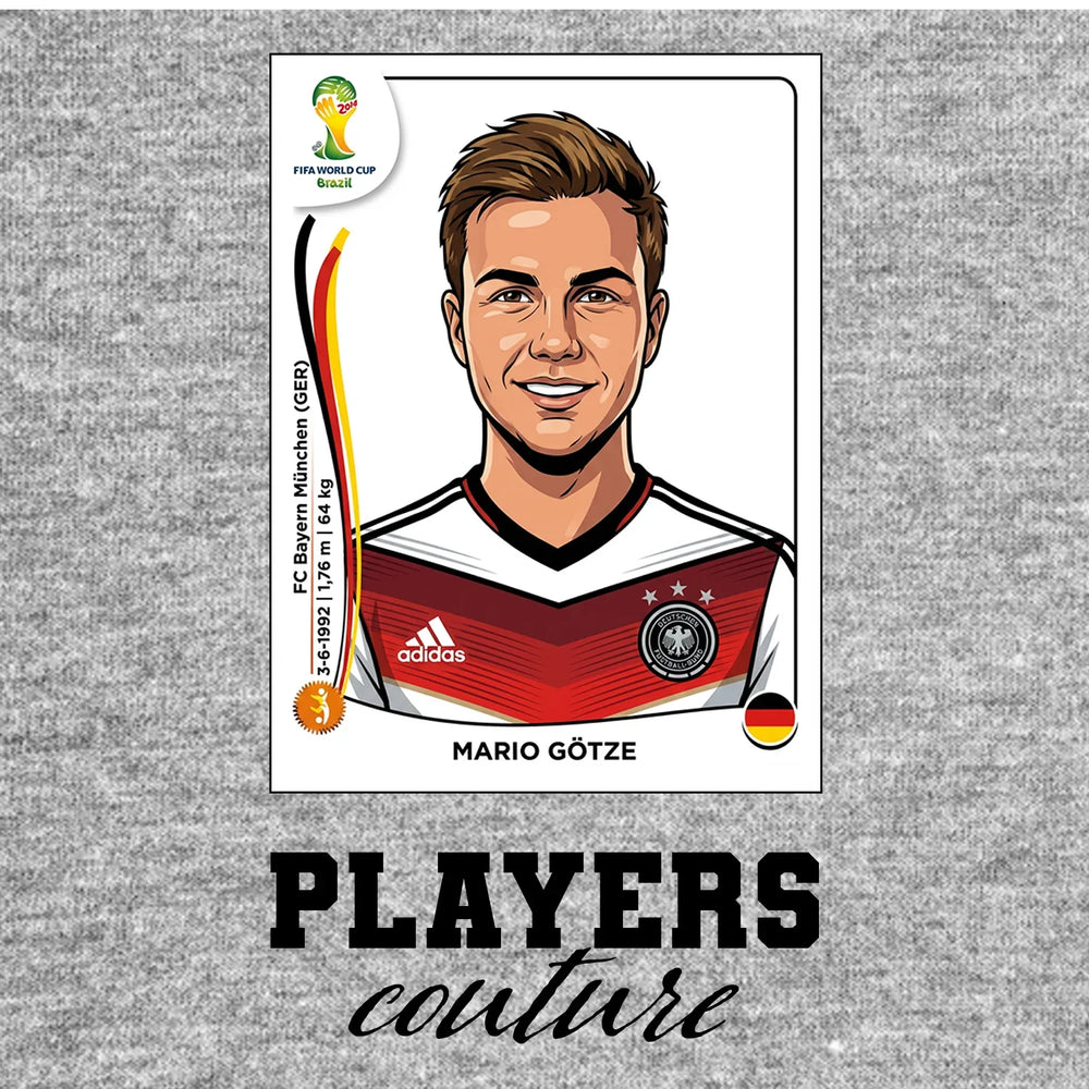 Mario Gotze World Cup Sticker Men's T-Shirt – grey close-up detail shot of the Mario Gotze World Cup Players Couture logo