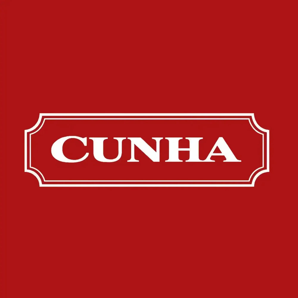 Matheus Cunha Logo Men's T-Shirt – red close-up detail shot of the Matheus Cunha Players Couture logo design