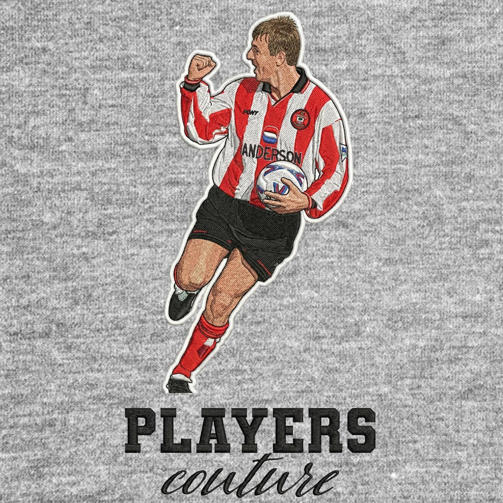Matt Le Tissier Badge Men's Hoodie – grey close-up detail shot of the Matt Le Tissier Players Couture logo design