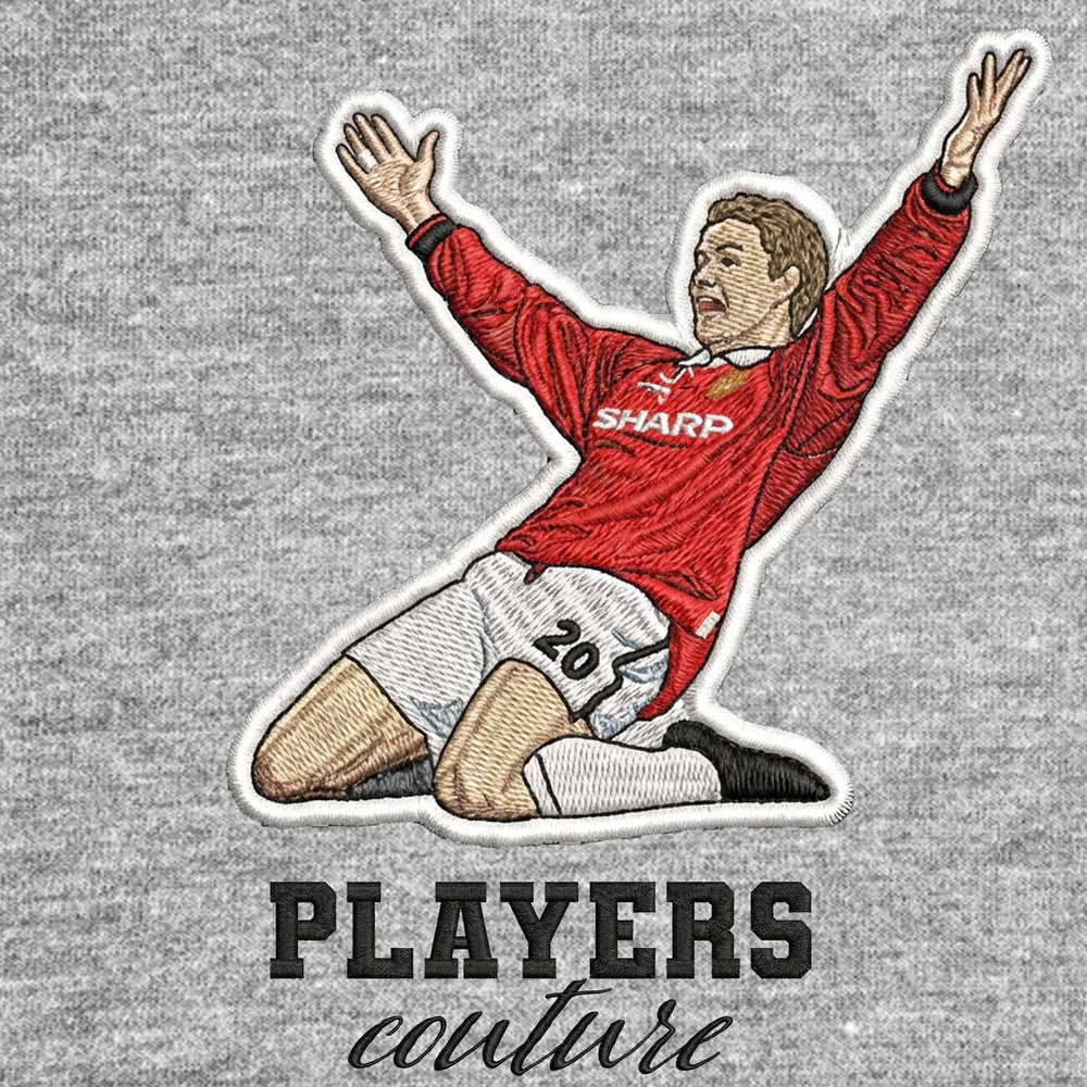 Ole Gunnar Solskjaer Badge Men's Hoodie – grey close-up detail shot of the Ole Gunnar Solskjaer Players Couture logo design