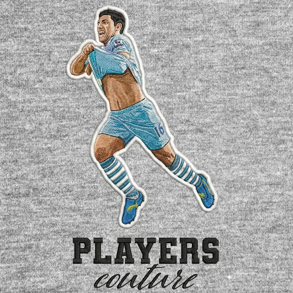 Sergio Aguero Badge Men's Hoodie – grey close-up detail shot of the Sergio Aguero Players Couture logo design