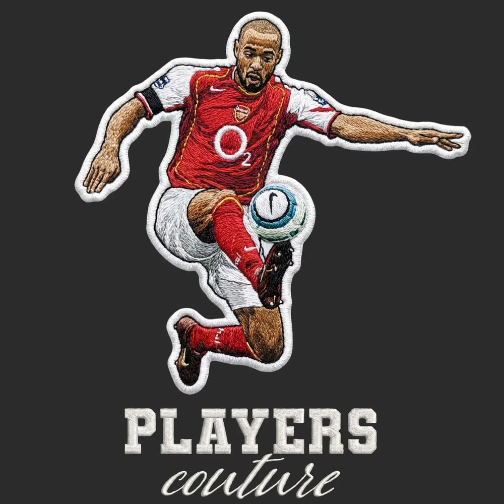 Thierry Henry Badge Men's T-Shirt – black close-up detail shot of the Thierry Henry Players Couture logo design