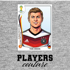 Toni Kroos World Cup Sticker Men's T-Shirt – grey close-up detail shot of the Toni Kroos World Cup Players Couture logo