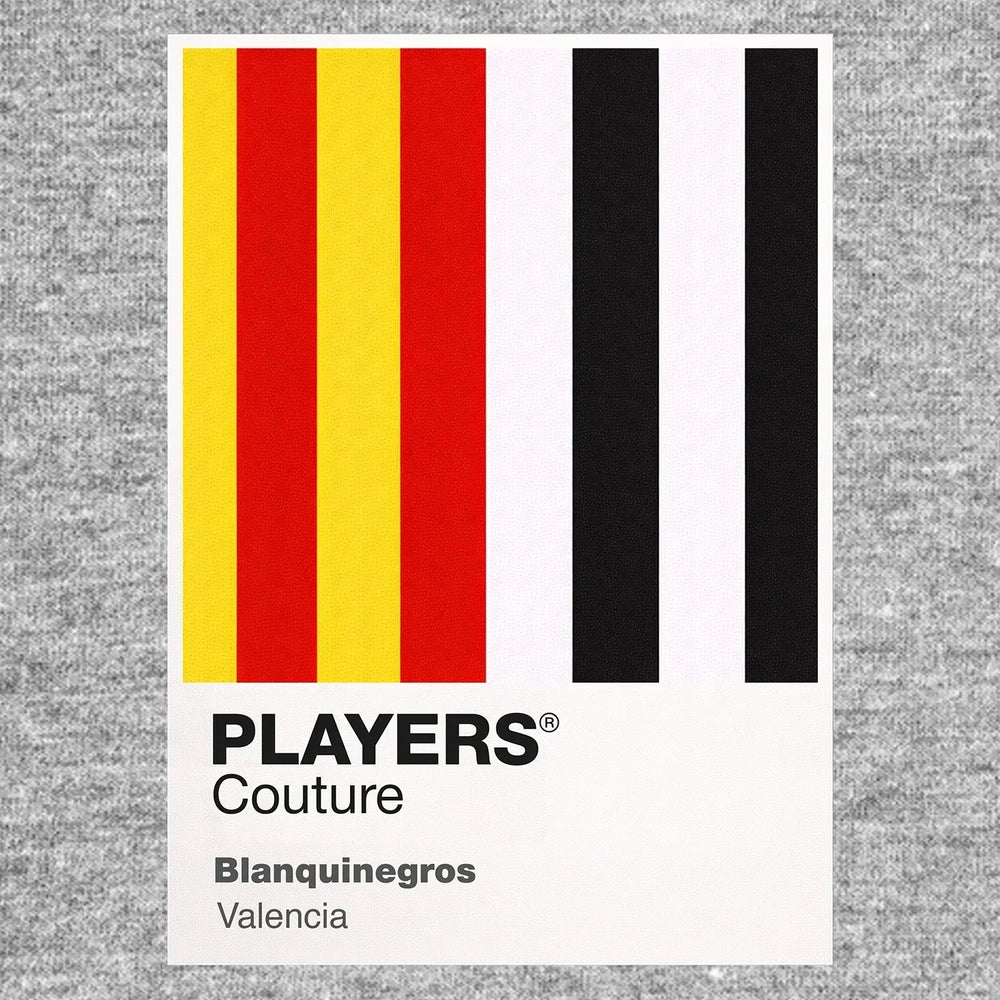 Valencia Classic Football Shirt Colours Frame Men's T-Shirt – grey close-up detail shot of the Valencia Players Couture logo
