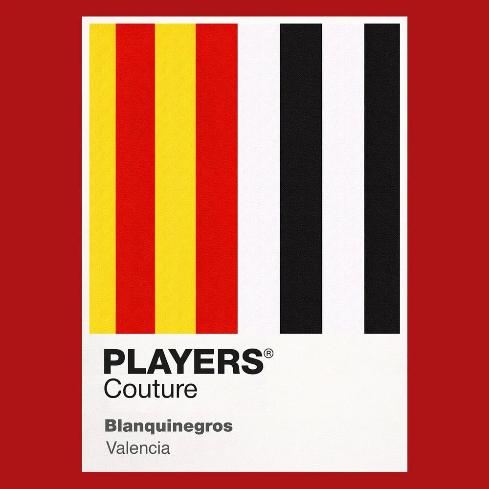 Valencia Classic Football Shirt Colours Frame Men's T-Shirt – red close-up detail shot of the Valencia Players Couture logo