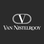 Ruud Van Nistelrooy V Logo Men's T-Shirt – black close-up detail shot of the Ruud Van Nistelrooy V Players Couture logo