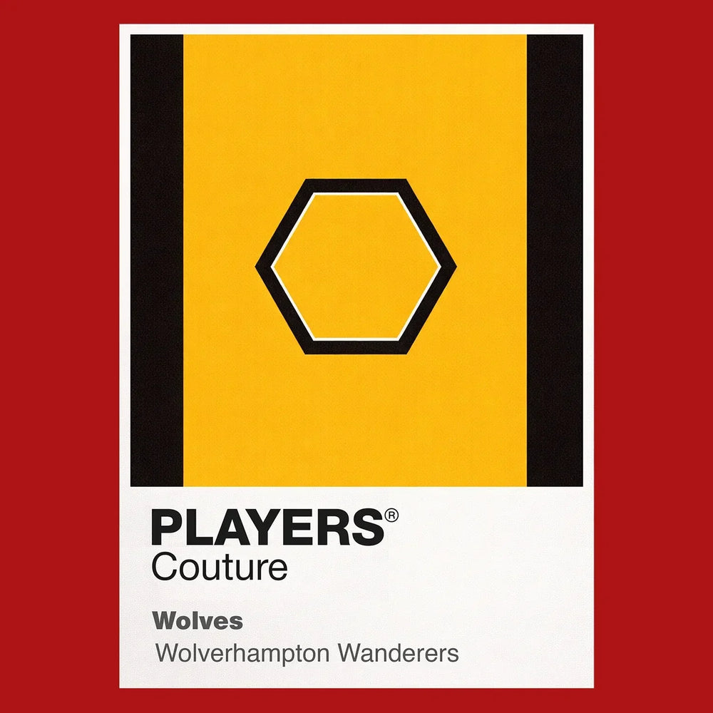 Wolves Classic Football Shirt Colours Frame Men's T-Shirt – red close-up detail shot of the Wolves Players Couture logo